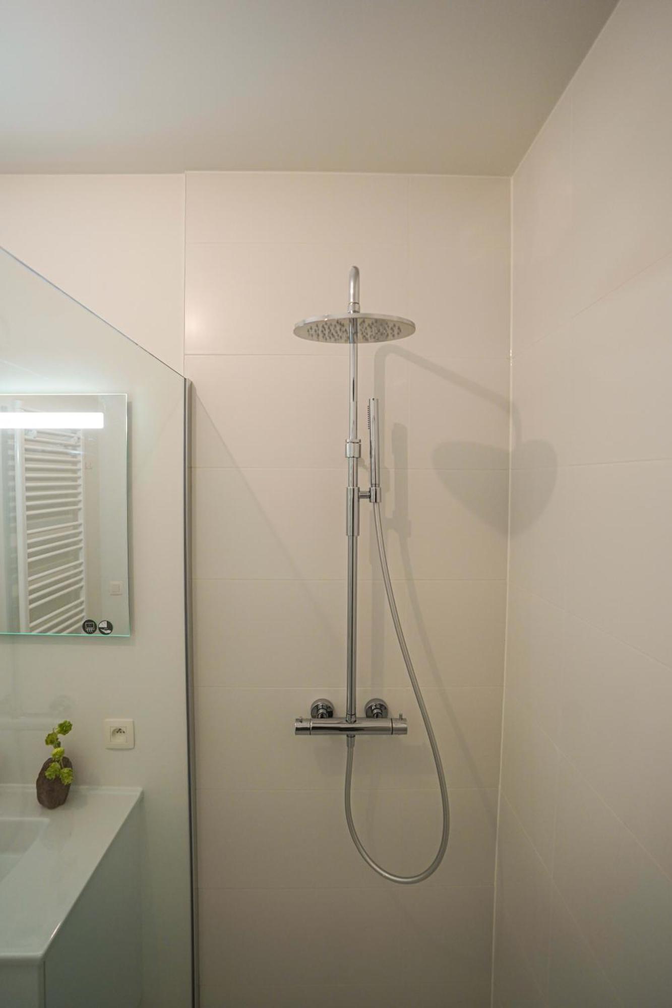 Huswell - Modern One Bedroom With Lateral Sea View Appartement