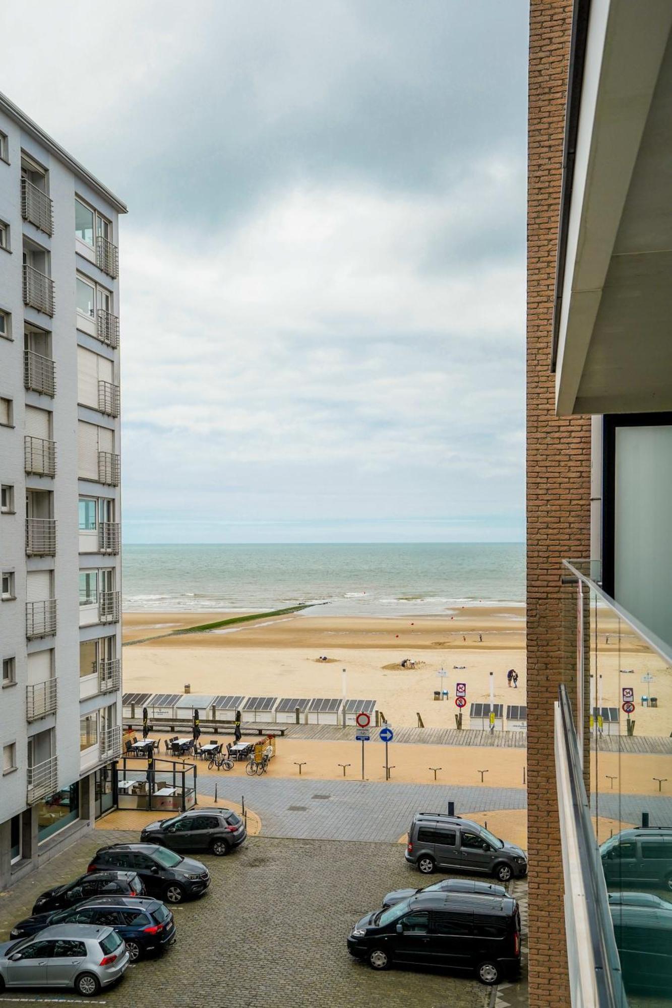 Huswell - Modern One Bedroom With Lateral Sea View * Oostende